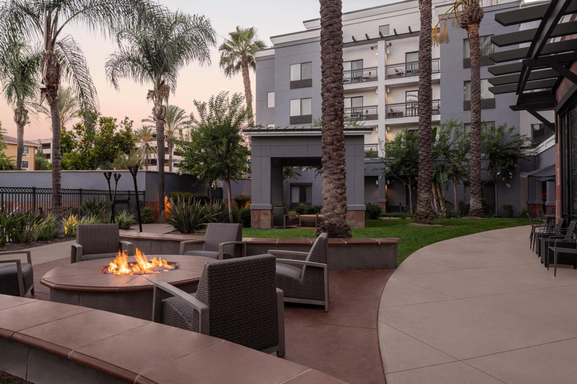 Courtyard Los Angeles Burbank Airport Exterior foto